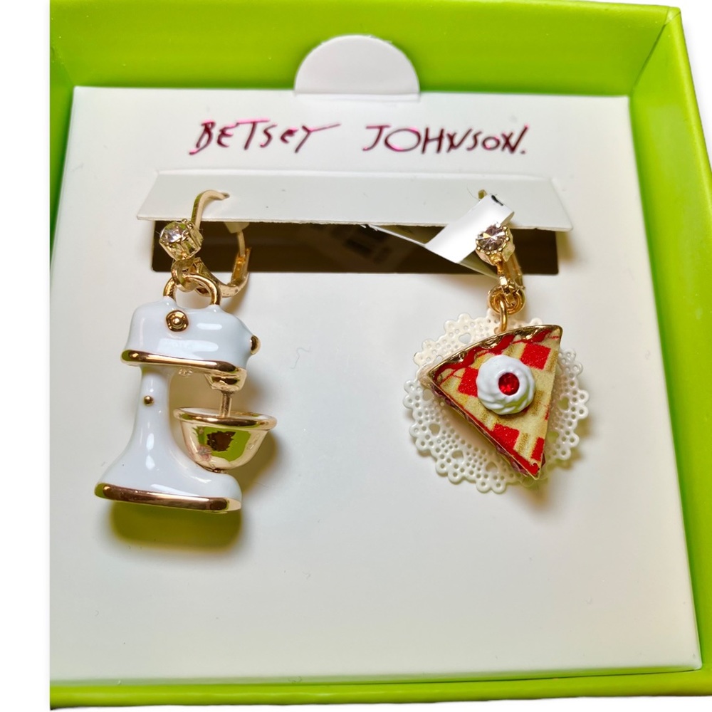 Betsey Johnson mismatched mixer & cherry pie Babycakes drop earrings new in box - Picture 2 of 2
